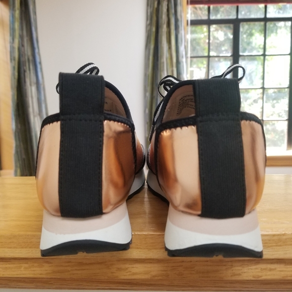 Steve Madden metallic sneakers 6.5 - Picture 3 of 5